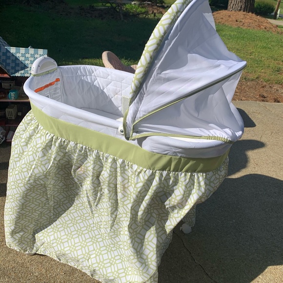 Baby Bassinet - Picture 4 of 8